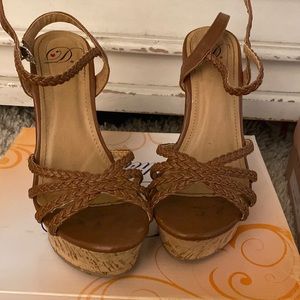 Delicious Wraps tan colored wedges size 6.5